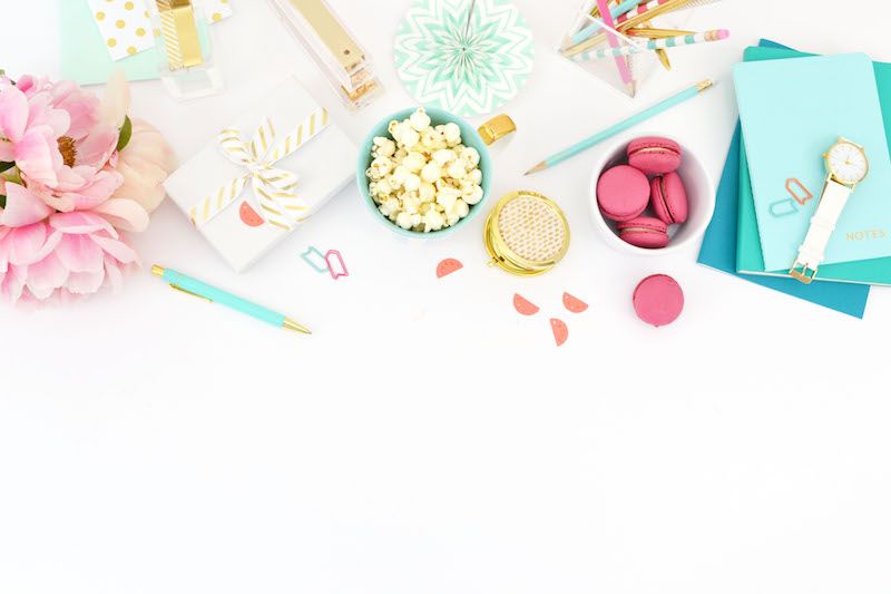 22 Best Gift Ideas For Bloggers they would love’Shemeansblogging